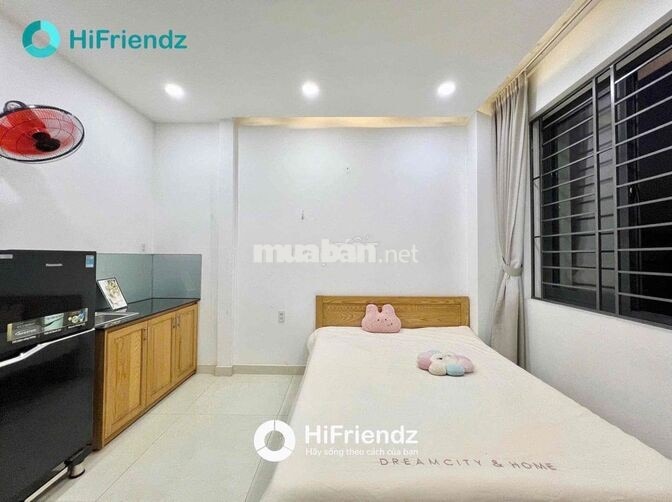 STUDIO FULL NỘI THẤT - NGAY BỐN XÃ - THANG MÁY - GIỜ GIẤC TỰ DO