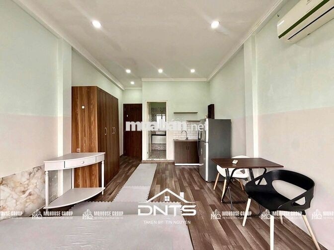 Phòng trọ quận 1 đầy đủ nội thất ban công view sông. Gần chợ Tân Định