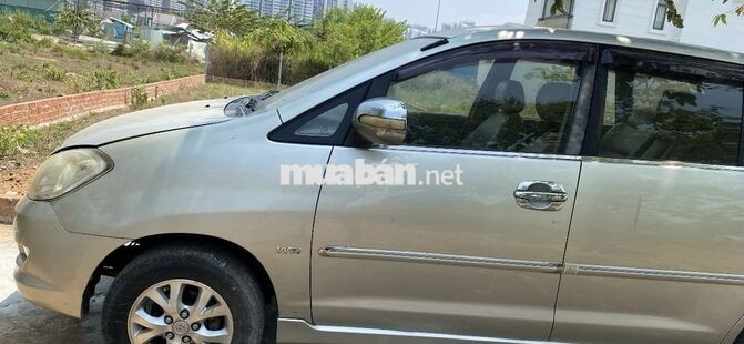 Toyota Innova 8 chỗ Số sàn Xăng Vàng cát