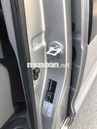 Hyundai Starex 2016 Bạc