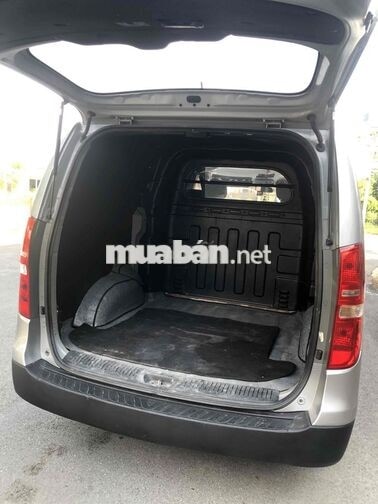 Hyundai Starex 2016 Bạc