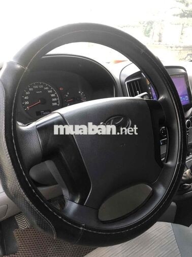 Hyundai Starex 2016 Bạc