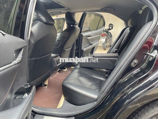 Toyota Camry 2.5Q 2020 Đen 70.300 km