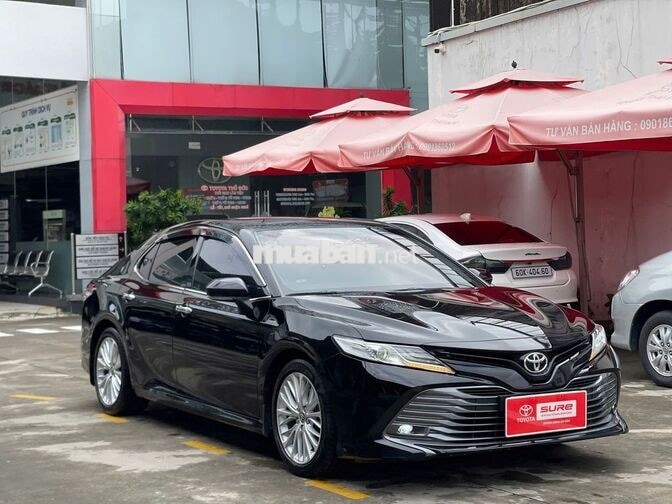 Toyota Camry 2.5Q 2020 Đen 70.300 km