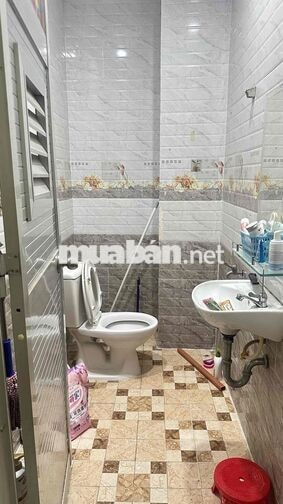 CHO THUÊ PHÒNG 35M² CỬA LỚN – TOILET RIÊNG – MÁY GIẶT – SÂN THƯỢNG PHƠ