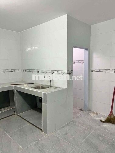 cho thuê nhà mới tinh có 3p ngủ ngay trung tâm ngã 5 rộng rãi làm nghề