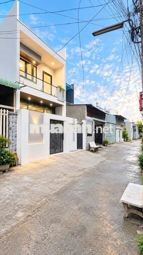 BÁN 2 CĂN NHÀ CHỈ 3 TỶ 150 (1 NHÀ TRỆT LẦU MỚI ĐẸP + 1 NHÀ CẤP 4 MỚI)