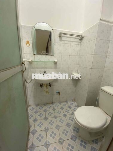 cho thuê nhà riêng 20m2 x 4 tầng 1 tum 3PN : Ngõ 49 Vân Đồn - Bạch Đằn