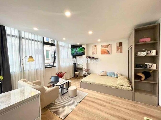 Phòng studio, cửa sổ trời_diện tích 40m2_hẻm 386 Lê Văn Sỹ