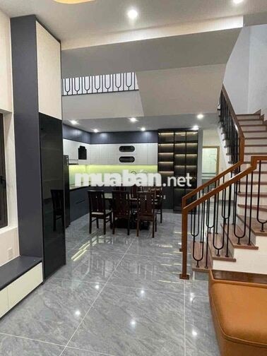 CẦN TIỀN NÊN BÁN CĂN NHÀ 3 TẦNG MỚI XÂY KIÊN CỐ