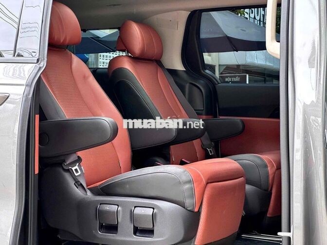 Siêu lướt KIA CARNIVAL 2.2D SIGNATURE 7S 2024 Xám