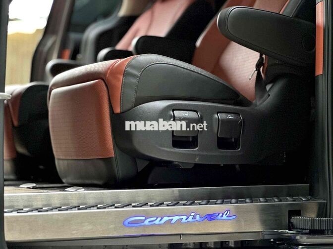Siêu lướt KIA CARNIVAL 2.2D SIGNATURE 7S 2024 Xám