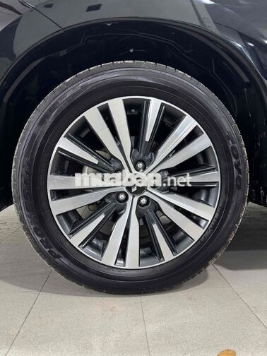 Mitsubishi Outlander 2.0 CVT Đen