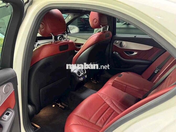 Mercedes C300 AMG 2017 Trắng 80000 km
