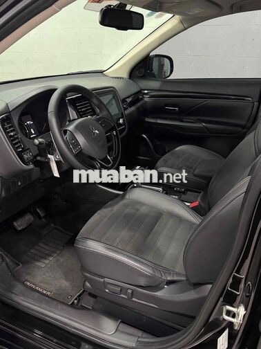 Mitsubishi Outlander 2.0 CVT Đen