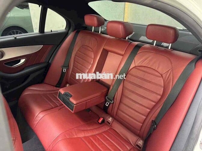Mercedes C300 AMG 2017 Trắng 80000 km