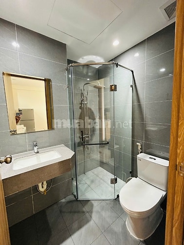 Diamond Boulevard 2PN 1WC tầng 27 - full nội thất & điện máy mới 100% 