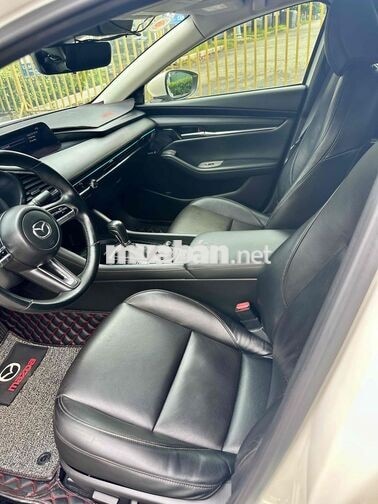Mazda 3 2020 1.5L Luxury - 62000 km