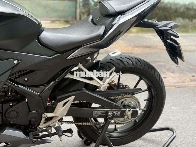 Honda CBR150R ABS