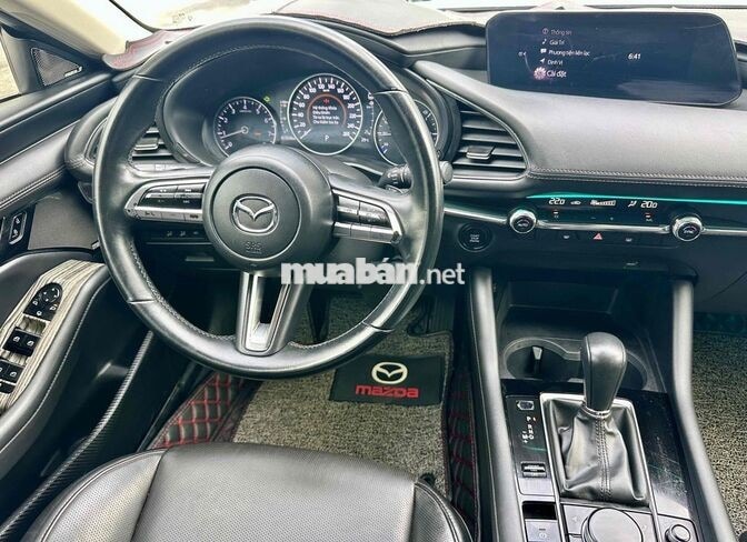 Mazda 3 2020 1.5L Luxury - 62000 km
