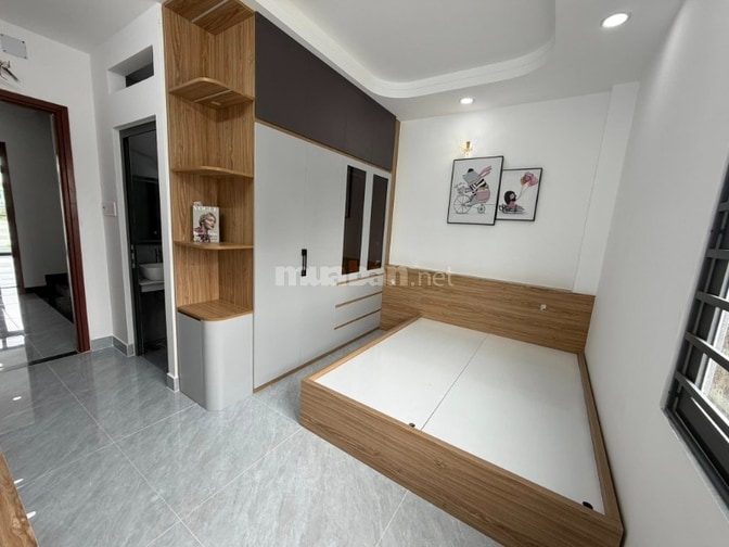 Bán nhà 4 tấm mới- có tháng máy-hẻm xe hơi- full nội thất cao cấp