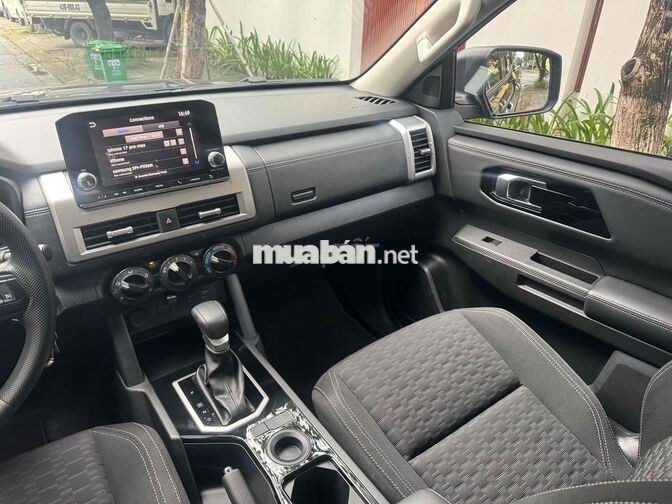 Mitsubishi Triton 2.4L GLX 4x2 AT 2024 Xám