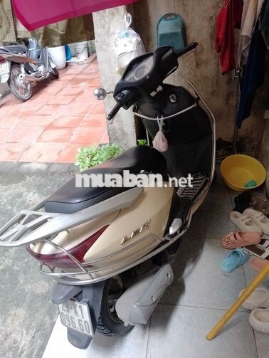 Honda Lead Việt Nam màu Vàng kem