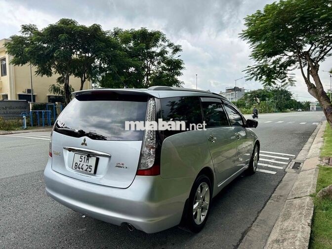 Mitsubishi Grandis 2009 Bạc 7 chỗ