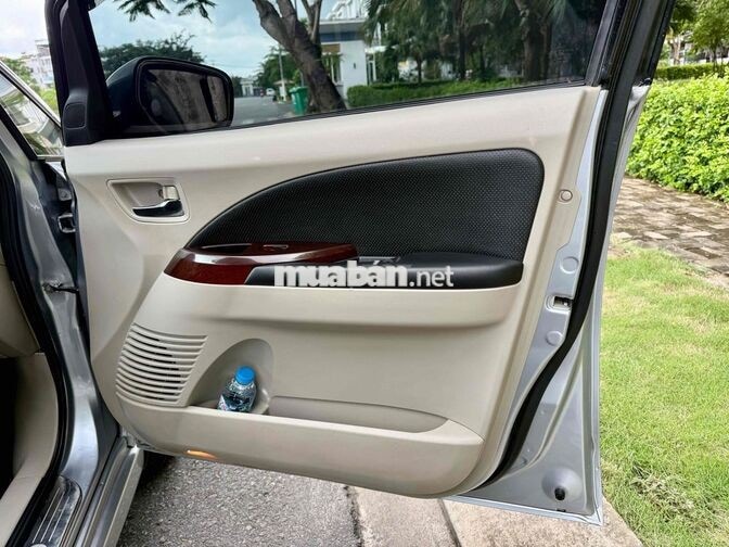 Mitsubishi Grandis 2009 Bạc 7 chỗ