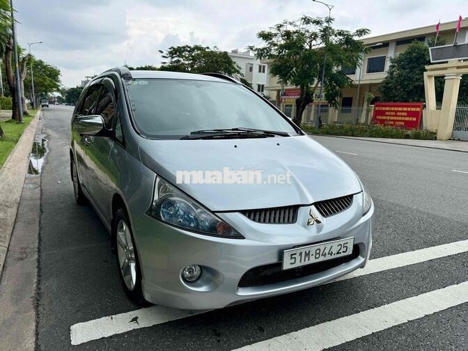 Mitsubishi Grandis 2009 Bạc 7 chỗ