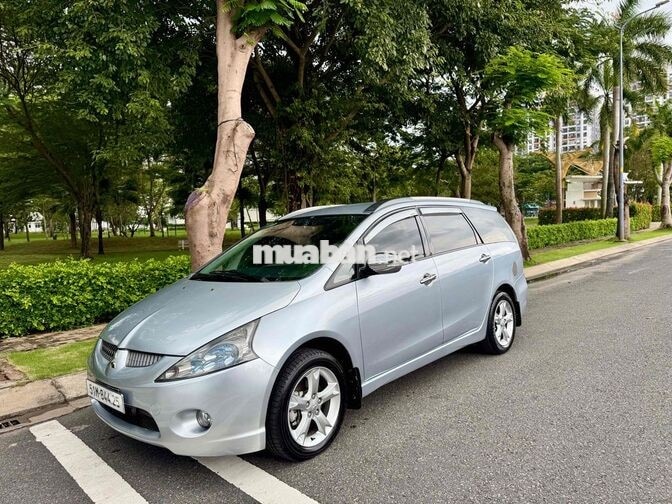 Mitsubishi Grandis 2009 Bạc 7 chỗ