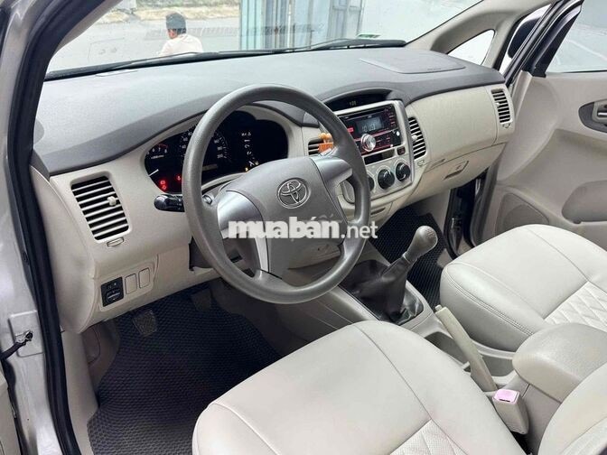 Innova E 2014 106.000km xe gia đình