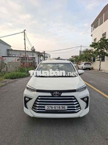Toyota Avanza 2022 Trắng 7 chỗ Nhập khẩu