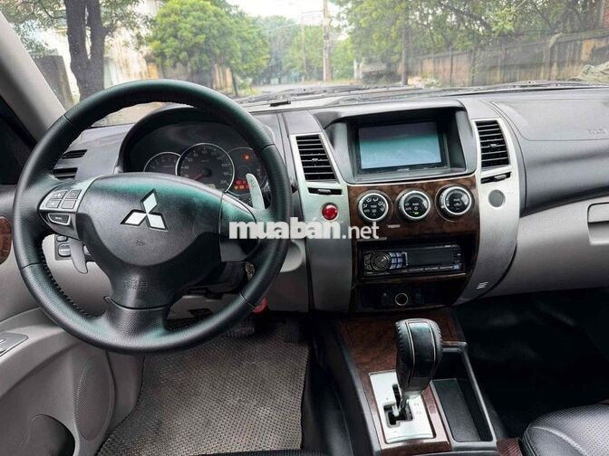 Mitsubishi Pajero Sport 2012 Trắng Số tự động