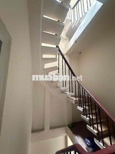CHO THUÊ MT 271 NGUYỄN TRÃI Q5 – 3.5x13.5M, TRỆT 3 LẦU – 50TR/THÁNG