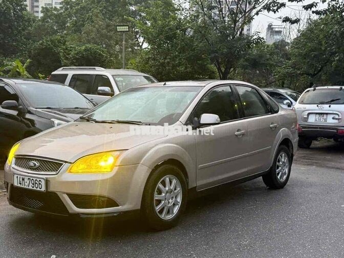 Ford Focus 2018 Sedan Vàng Cát