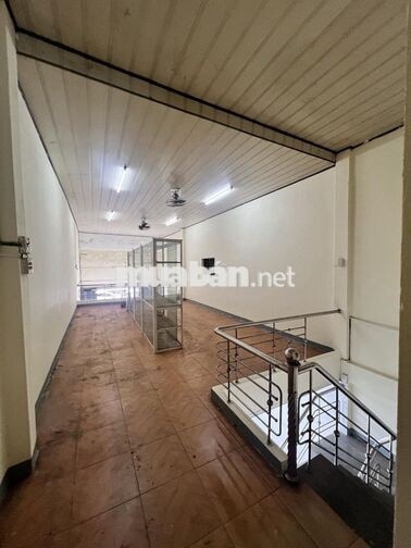 CHO THUÊ NHÀ MẶT TIỀN 111 TÔN ĐỨC THẮNG – VỊ TRÍ KINH DOANH ĐẸP