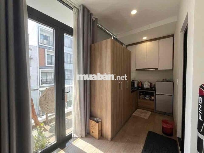 CĂN HỘ STUDIO THOÁNG MÁT TIỆN DI CHUYỂN QUA CÁC QUẬN TRUNG TÂM