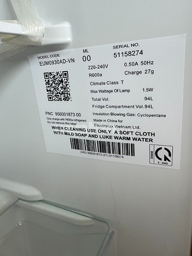 Tủ lạnh mini Electrolux EUM0930AD-VN Xám bạc