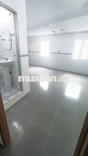 Cho thuê nhà mặt tiền Huỳnh Cương 3PN 3WC giá rẻ