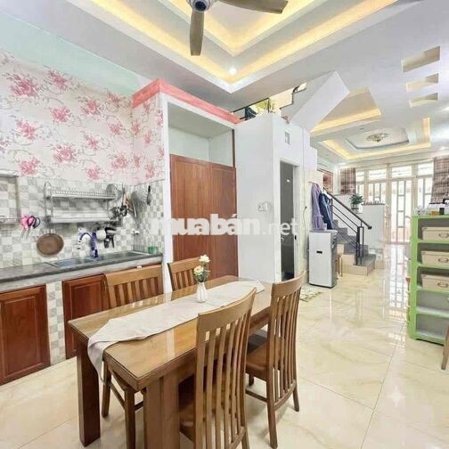 Quận 7 - 6 Tỷ 8 - Xe Hơi Vào Nhà - Nhà 2 Tầng 80m² - 3PN - Ngay Co.opm