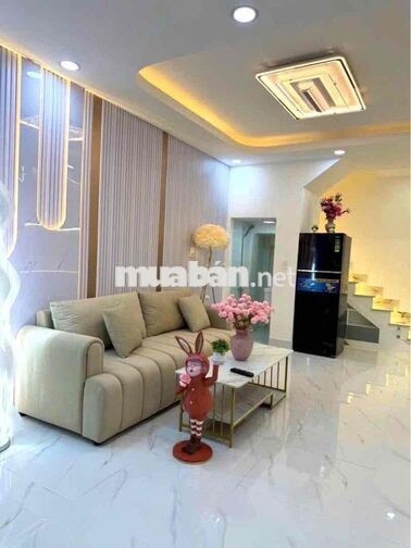 Quận 7 - 3 Tỷ 550 - Nhà 4 Tầng 32m² - Ngang 4m - 3PN - Sổ Riêng