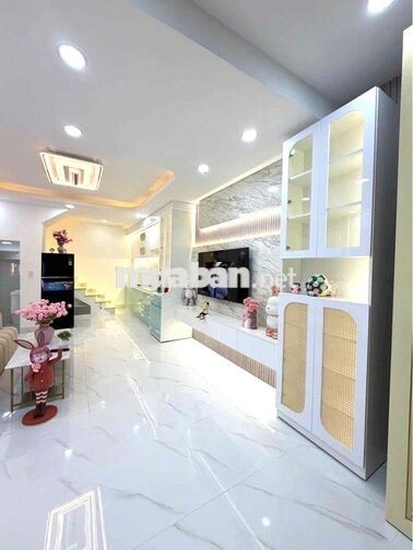 Quận 7 - 3 Tỷ 550 - Nhà 4 Tầng 32m² - Ngang 4m - 3PN - Sổ Riêng