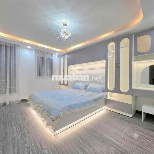 Quận 7 - 3 Tỷ 550 - Nhà 4 Tầng 32m² - Ngang 4m - 3PN - Sổ Riêng