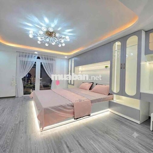 Quận 7 - 3 Tỷ 550 - Nhà 4 Tầng 32m² - Ngang 4m - 3PN - Sổ Riêng