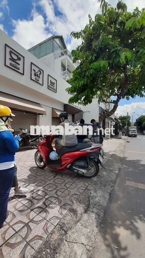 CHO THUÊ NHÀ NGUYÊN CĂN ĐƯỜNG BÌNH THỚI
.400m2(12×18). CHỈ CÓ 75TR.