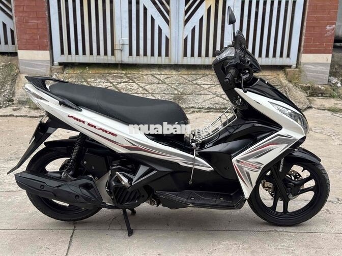 Honda Airblade 125 FI 2014 Trắng Đen Rất Đẹp