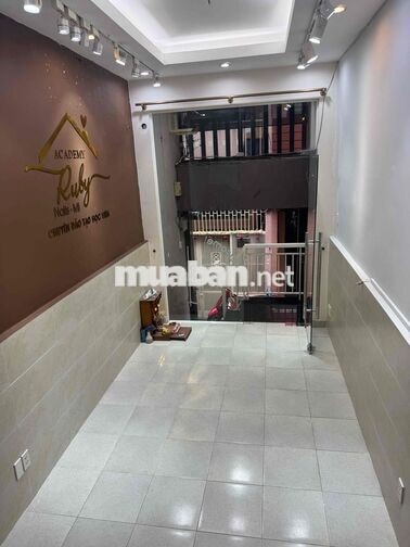 Cho thuê nhà H3G Nguyễn Trãi  P Bến Thành Q1.(cách MT HXH 15m.)