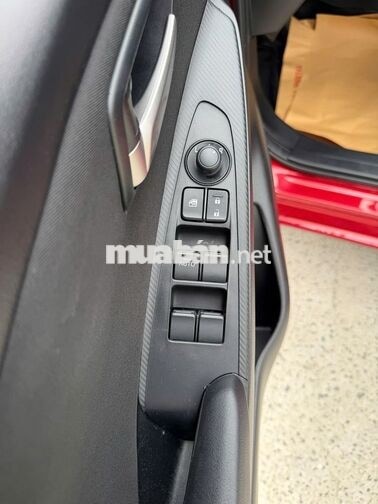 Mazda Mazda 2 5 chỗ Tự động Xăng Đỏ