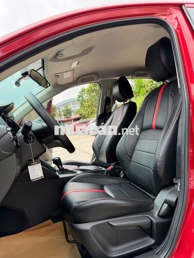 Mazda Mazda 2 5 chỗ Tự động Xăng Đỏ